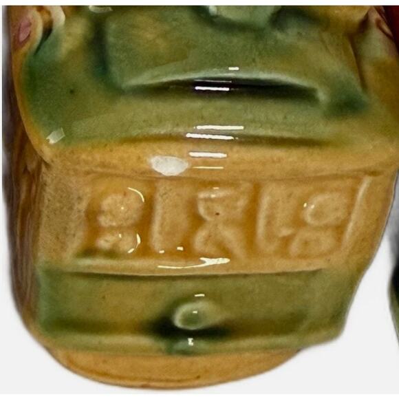 Lot 2 Vintage Ceramic Salt & Pepper Shakers San Francisco Cable Car Trolleys - Picture 5 of 10